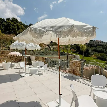 Panoramic With Pool And Capri View Feriehus