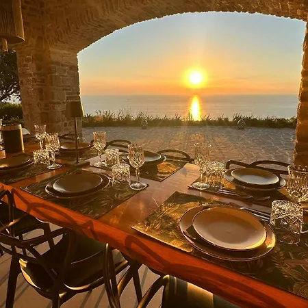 Panoramic With Pool And Capri View Holiday home *
