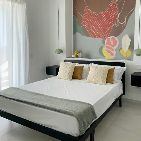 Panoramic With Pool And Capri View *