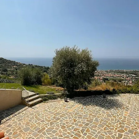 Dom wakacyjny Panoramic With Pool And Capri View *